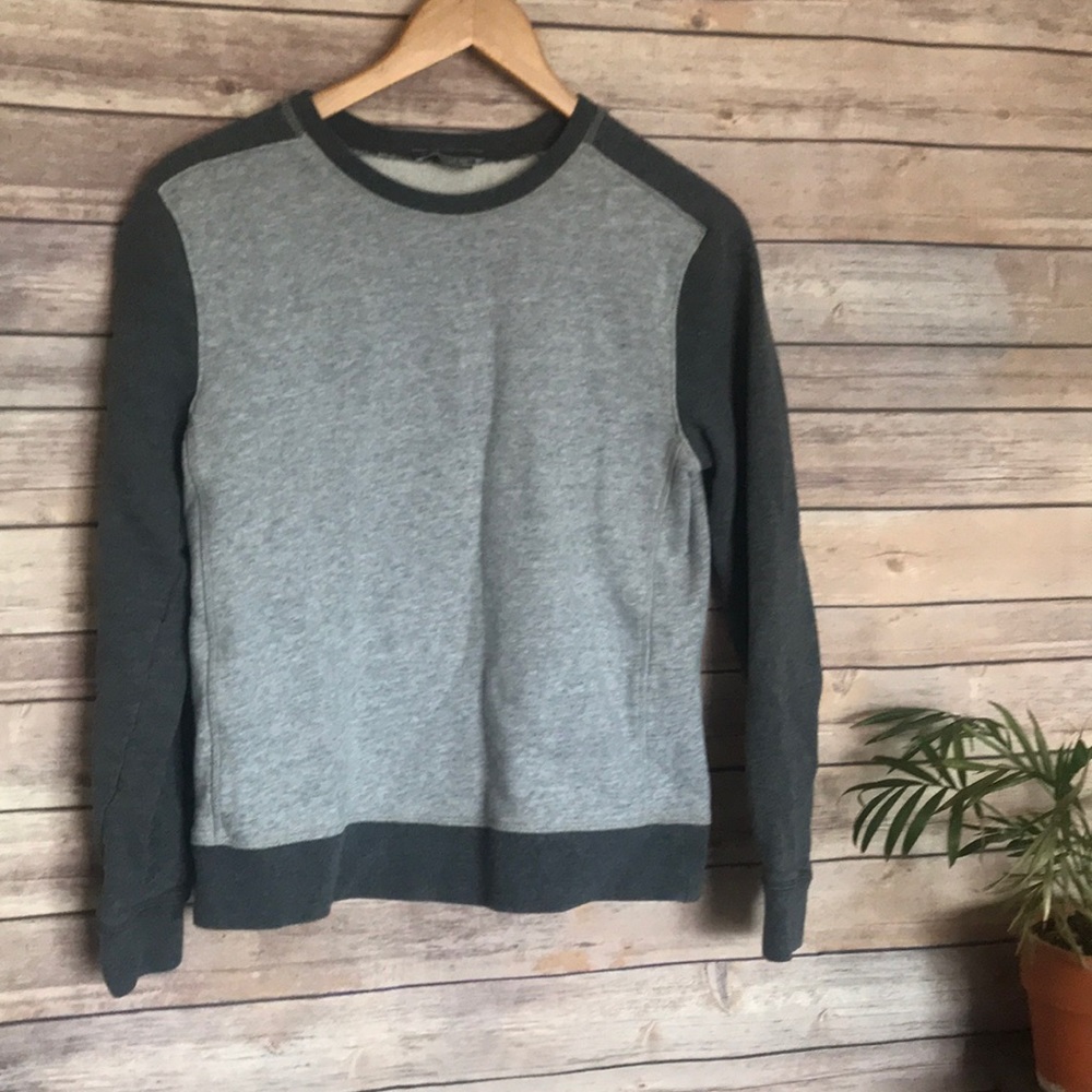 Vince | gray medium sized sweatshirt pullover